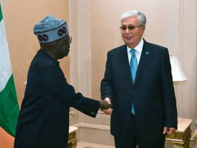 Мемлекет басшысы Нигерия Президенті Бола Ахмет Тинубумен кездесті