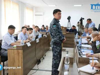 «Сол күні ғана көрдім»: айыпталушы Дархан Әскентай басқа айыпталушыларды танымайтынын айтты