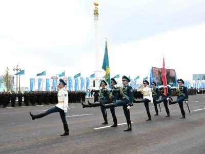 Астанада Жеңістің 80 жылдығына арналған әскери парад басталды