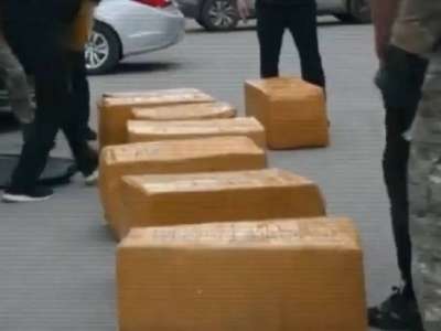 Астанада екі ер адамнан 270 келіден астам есірткі мен тапанша тәркіленді