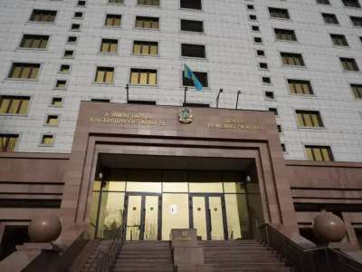 Астанадағы Министрліктер үйінің жанында жаяу жүргіншіні көлік қағып кетті