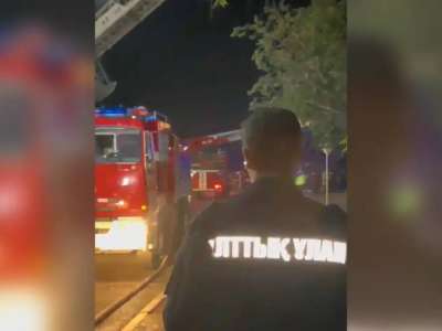 Ұландықтар жанып жатқан үйден тұрғындарды құтқарды