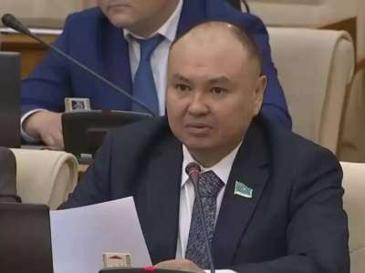 «Қашанға дейін ақшаны құмға сіңдіріп отырамыз»: депутат Ресейден 5 млрд теңгеге сатып алынатын су туралы айтты