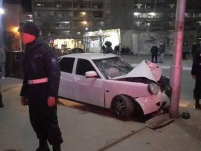 Ұландықтар жол апатынан зардап шеккендерге көмектесті