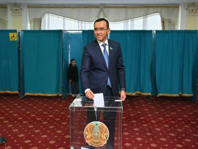 Сенат төрағасы Мәулен Әшімбаев референдумда дауыс берді