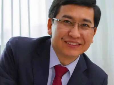 «Аптасына бір рет тұсау кесемін»: Аймағамбетов өзіне көп ұсыныстар түсетінін айтты