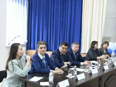 Елордалық мектепте аутизмі бар балалармен жұмыс істеу тәсілдері талқыланды