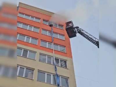 Елордада көпқабатты тұрғын үйден өрт шықты (ВИДЕО)