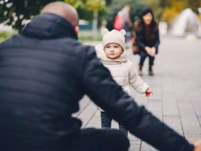 Өгей әкесінің зорлығынан соң босанған қыздың анасы күйеуінің адал екеніне  сенген