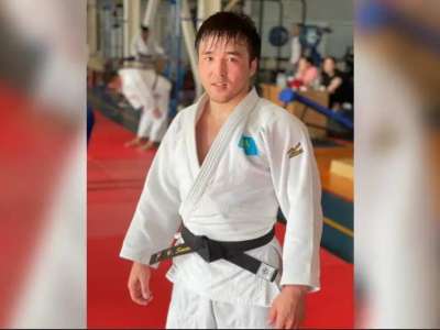 Елдос Сметов Лондонда ағылшын тілін үйреніп жүр