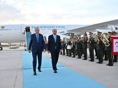 Тоқаев Түркияға ресми сапармен келді