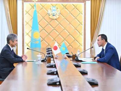Мәулен Әшімбаев Жапонияның Қазақстандағы елшісімен кездесті
