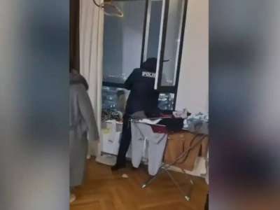 Елордада 12-қабаттан секірмек болған ер адам құтқарылды