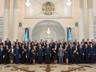 Мемлекет басшысы астаналық көлік саласы қызметкерлерін марапаттады