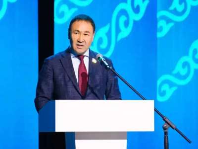 Табиғат Зейнұлқабден елордалықтарды Жеңіс күнімен құттықтады