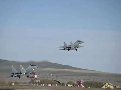 Әскери ұшақтар Астанадағы мерейтойлық шеруге дайындалып жатыр