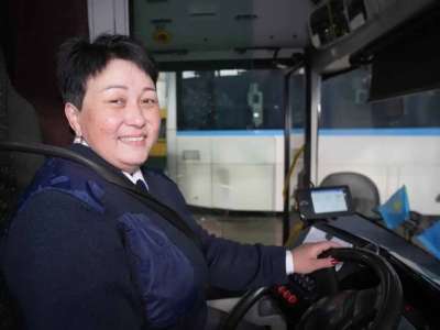 «Автобус жүргізу – асыл арманым болды»: нәзік жанды астаналық жүргізушімен сұхбат