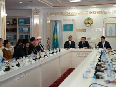 Дөңгелек үстелде еңбек адамының мәртебесін арттыру мәселесі талқыланды