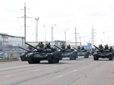 Қорғаныс министрі әскери шеруге дайындықты тексерді