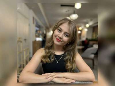 «Қазақ тілі ана тілім сияқты»: орыс қызы Юлия қазақ тілін басқаларға үйретіп жүр