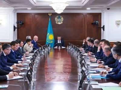 «Бәрімізден нақты нәтиже күтіп отыр»: Олжас Бектенов министрлер мен әкімдерге бірқатар тапсырма жүктеді