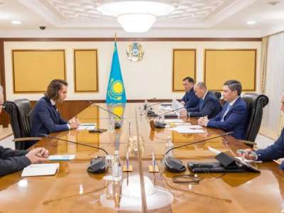 Бектенов теміржол машинасын жасау саласының көшбасшыларымен кездесті