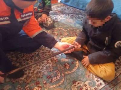 ШҚО-да саусағы құбырға қысылып қалған балаға құтқарушылар көмекке келді