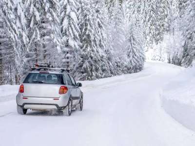 Қар құрсауында қалған жүргізушілерге көмек көрсетілді