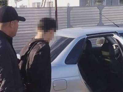 Полицейлер 16 жастағы есірткі жасырушыны ұстады