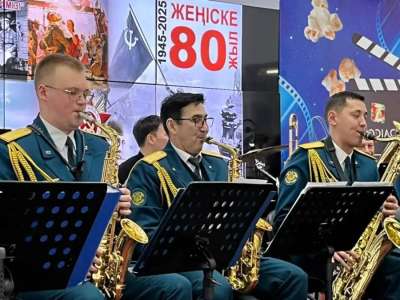 «Жеңіске 100 күн қалды»: Қостанайда ерекше концерт өтті