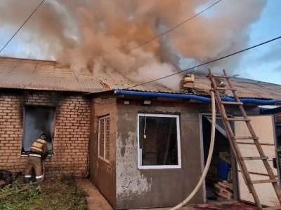 Ақмола облысында жанып жатқан үйге қайта кірген қария көз жұмды