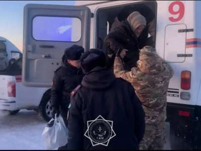 ТЖМ құтқарушылары жолда қалған жолаушыларға көмектесті