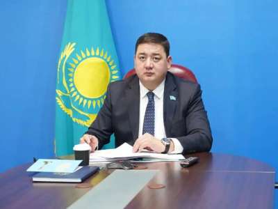 Ерлан Каналимов астаналықтарды келе жатқан Жаңа жыл мерекесімен құттықтады