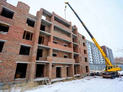 Елордада заңсыз тұрғызылған тұрғын үй кешені сүріледі