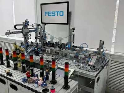 Студенттер Астанада сыйлықтар шығаратын шағын зауыт әзірледі