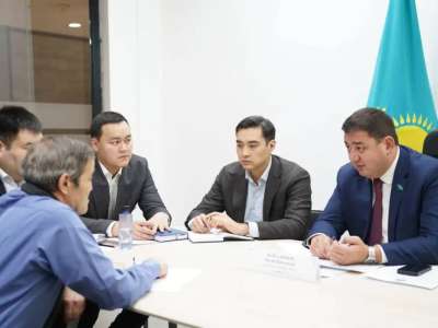 Ерлан Каналимов мәслихатта қала тұрғындарын қабылдады