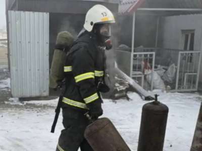 Павлодар облысында 13 газ баллоны өрт кезінде сыртқа шығарылды