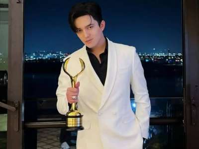 Димаш қазақтың бұлбұл әншісі Бибігүл Төлегеноваға тосынсый жасады