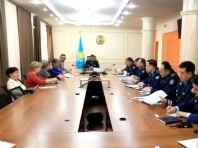 Елордада полицейлер тұрғындардың өзекті мәселелерін талқылады