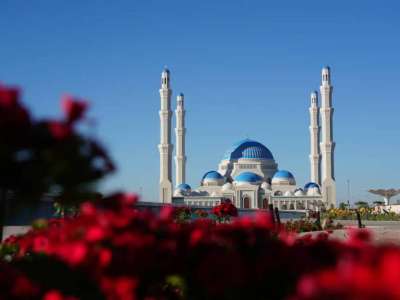 Бас мешіт пен Фатима қолы: Ұлттық банк жаңа коллекциялық монеталарды айналымға шығарады