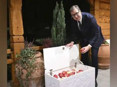 Сербия Президенті Алматының әйгілі апортын сыйға алды