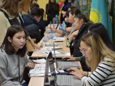 Астанада жастарға арналған кезекті бос жұмыс орындары жәрмеңкесі өтті