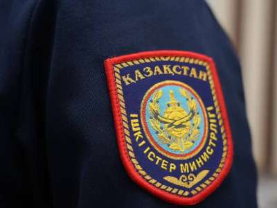 Елордалық полицей мұзға құлап кеткен ер адамды құтқарып қалды