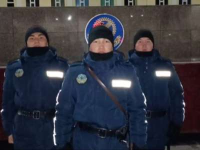 Астаналық ұландықтар екі азаматты есірткімен ұстады