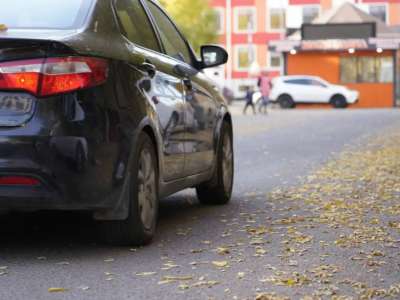 Көлік нөмірін қағазбен жауып қойған азамат жүргізуші құқығынан айырылды