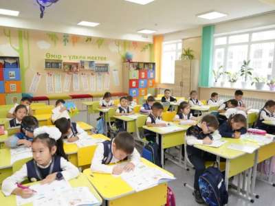 Елордада бірнеше мектептің оқушылары смартфоннан бас тартты