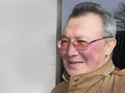 Жазушы Төлен Әбдік қазақстандықтарды мерекемен құттықтады