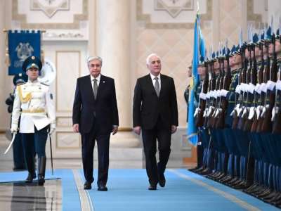 Президент Ақордада Армения президенті Ваагн Хачатурянды қарсы алды