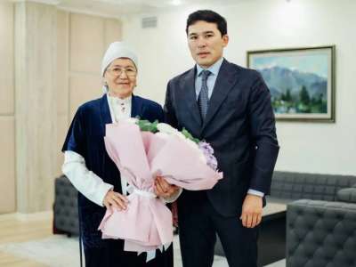 Туризм және спорт министрі Бекзат Саттарханов пен Денис Теннің аналарымен кездесті