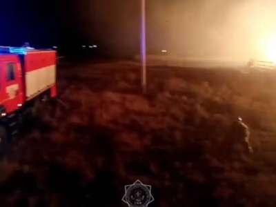 ТЖМ құтқарушылары далада жанып жатқан шөп өртін сөндірді